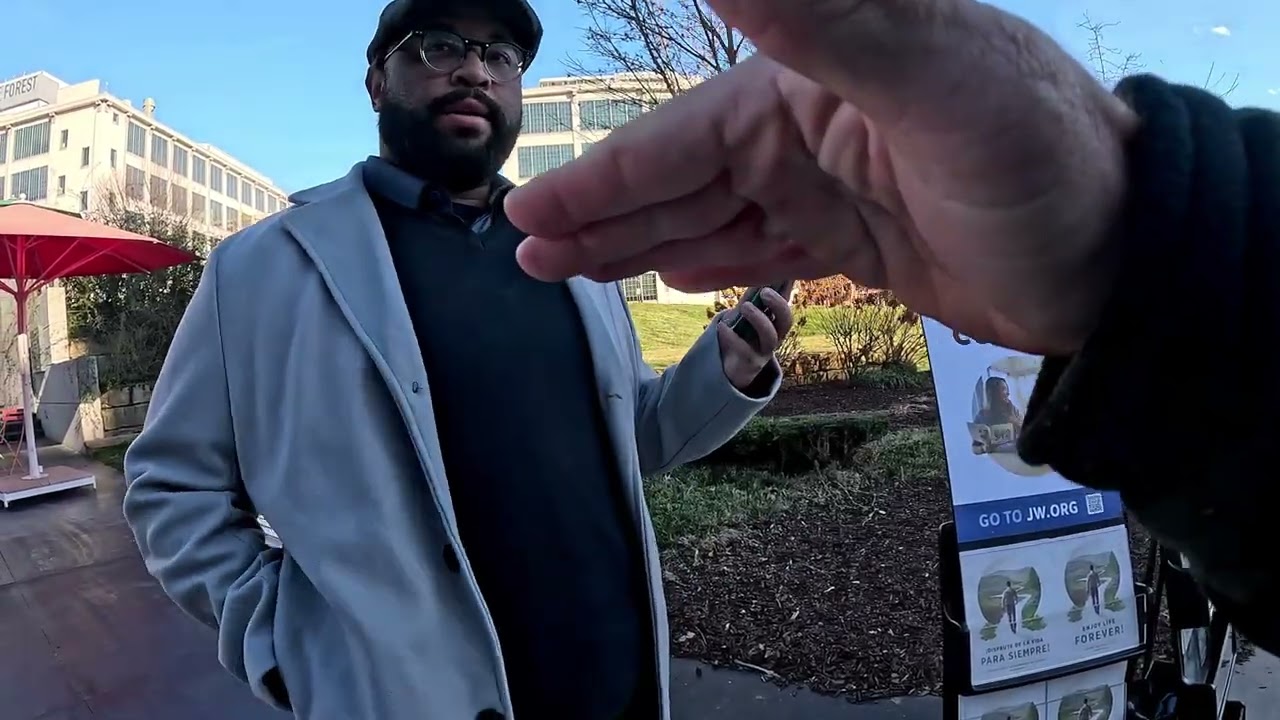 Jehovah's Witnesses. Street Evangelism. Witnessing to Jehovah's witnesses, good conversation!