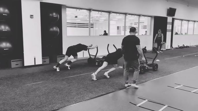 Jonathan Toews & Alex DeBrincat behind the scenes gym footage with their  Trainer Paul Goodman 