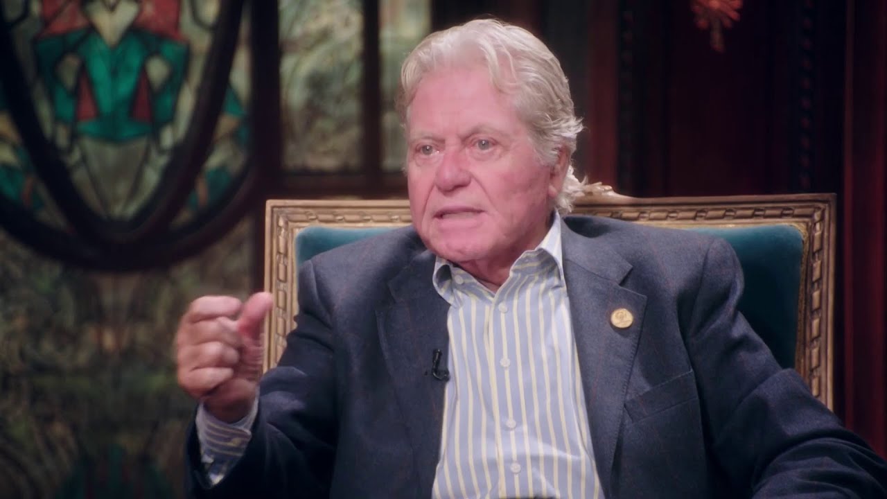 كلام حسين فهمي علي نور الشريف  .. وحقيقة المشاهد العارية في فيلم سيدة الاقمار السوداء