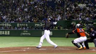 Shohei Ohtani hits ball through the roof at Tokyo Dome!!
