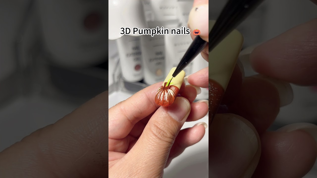 Pumpkin nails, but make them 3D! 🎃