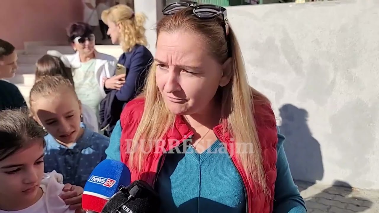 Durrës, protestojnë prindërit dhe nxënësit e një klase në shkollën 