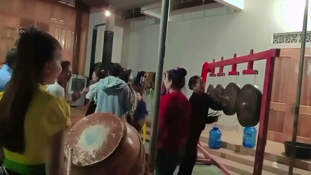 Yêu thương đồng bào người Thái 