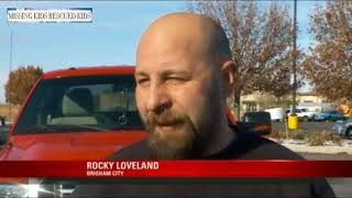 MAN CAUGHT ON CAMERA TRYING TO KIDNAP A 3 YR OLD GIRL FROM WALMART !