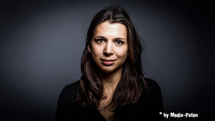 Jill Bttcher - Interview mit der Stimme von Ariana...