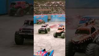 Hot Wheel Monster Trucks | Bigfoot vs TigerShark #shorts #MonsterTrucksLIVE #MonsterTrucks #ytshorts