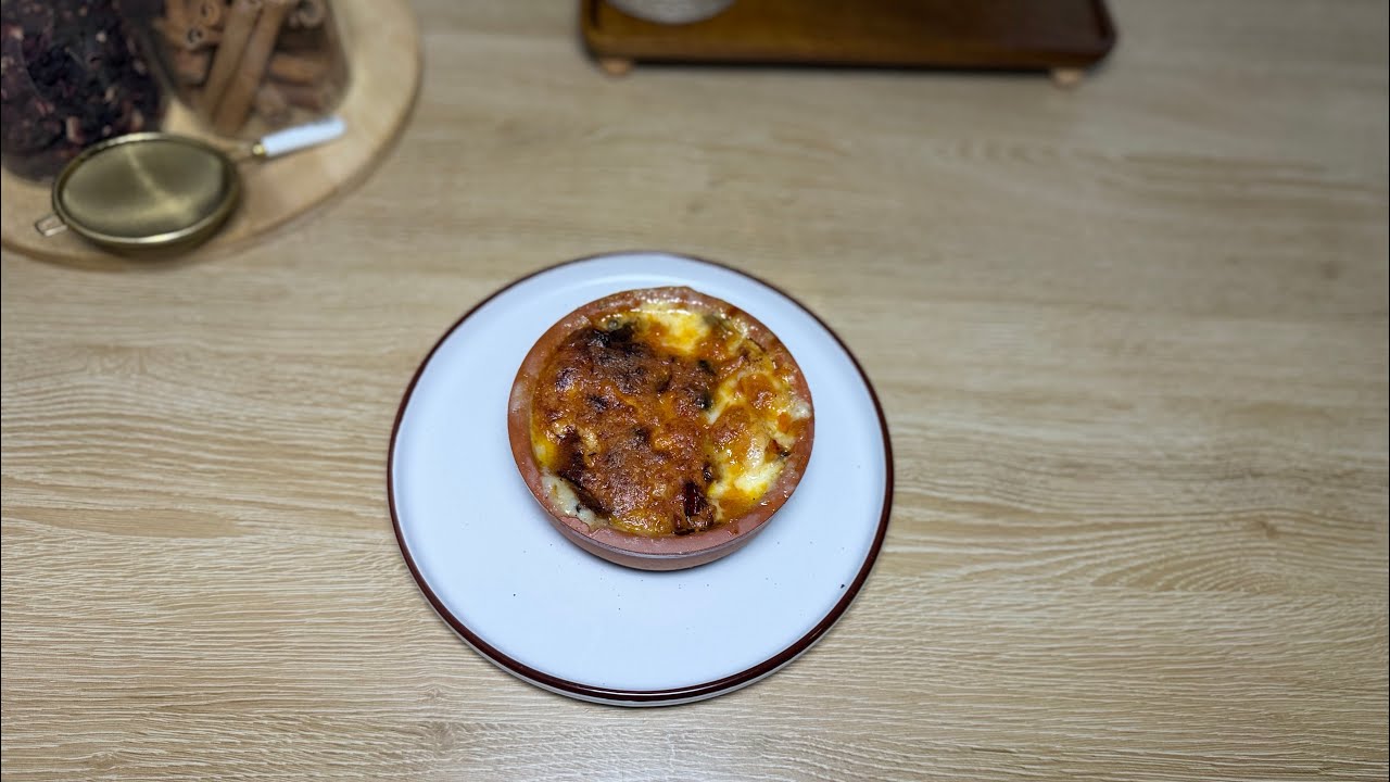 Güvəcdə Göbələkli Toyuq Sote