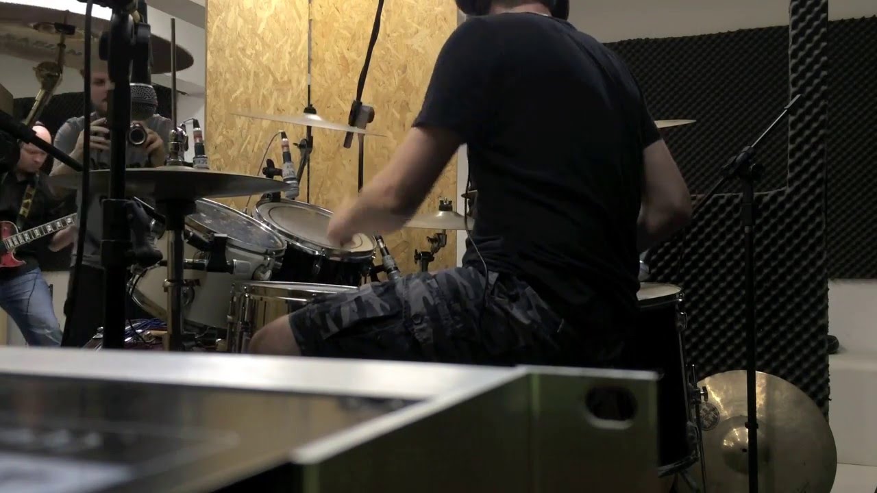 AAV - Iron Heart - Ao Vivo na Mansão Wayne - Bateria