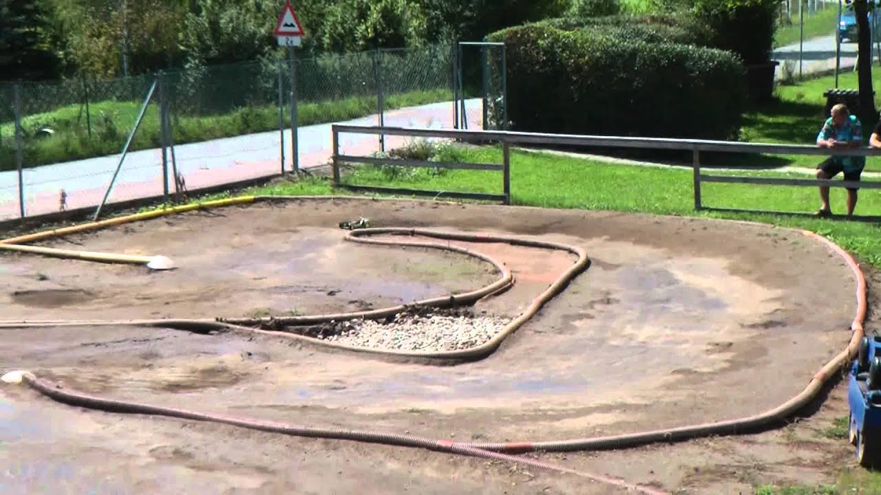 Groskamp & Harper try Hupo Honigl's buggy! 3 of 4