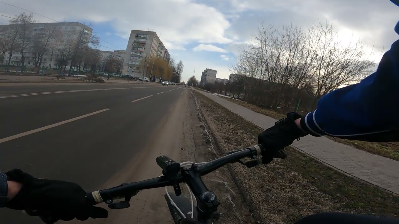 Люто кручу педалю на новеньку пошту