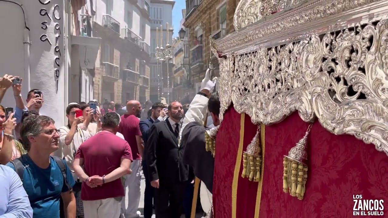 Rosario Coronada C/Sopranis 11 junio 2023 Corpus Cádiz BM Maestro Dueñas Marcha Dios te Salve, Rocío