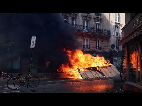 فرنسا: الآلاف يشاركون في مظاهرات عيد العمال وصدامات مع الشرطة في باريس • فرانس 24 / FRANCE 24