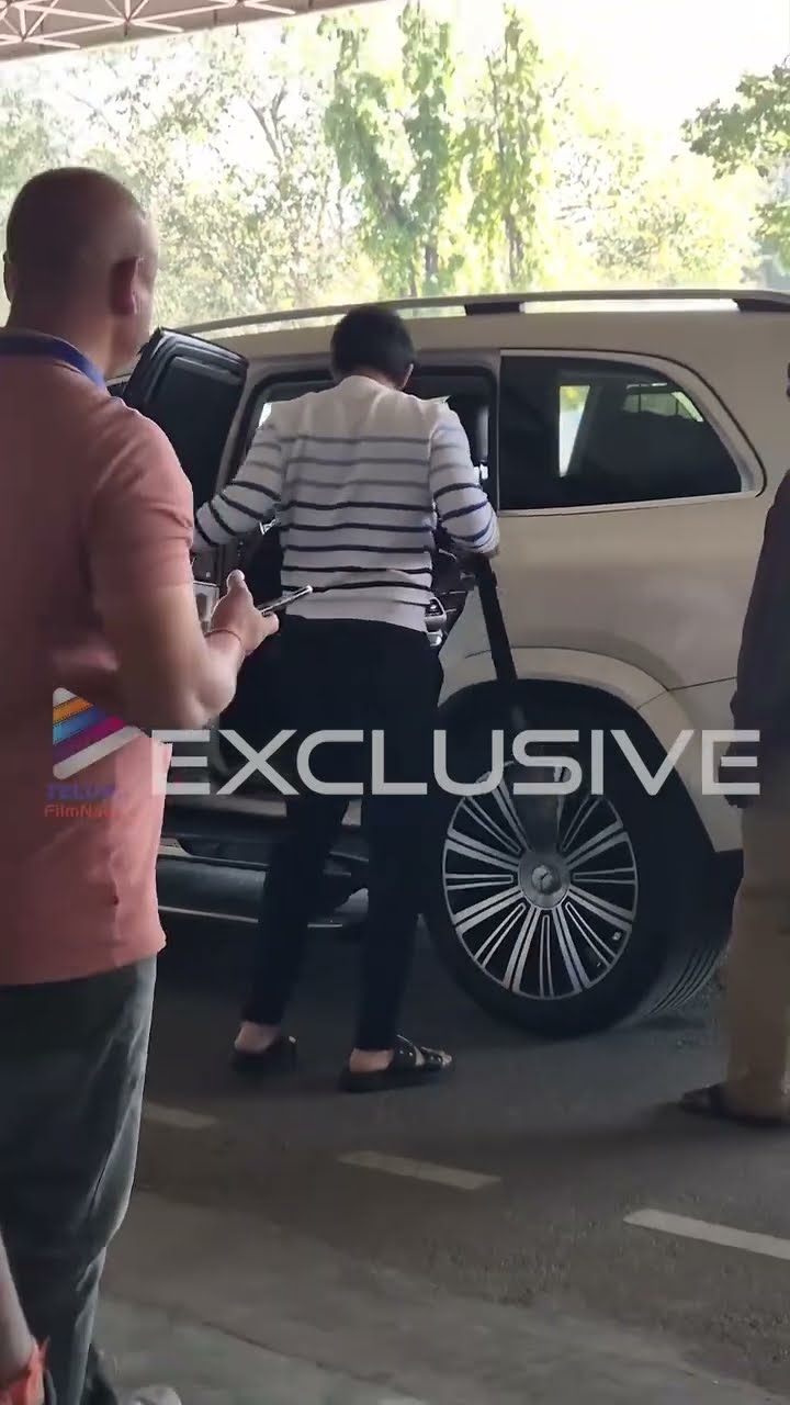 ఫ్యామిలీతో వెకేషన్ కి వెళ్తున్న యూత్ స్టార్ నితిన్ ❤️ | #Nithiin | #Shalini | #Robinhood | #Shorts