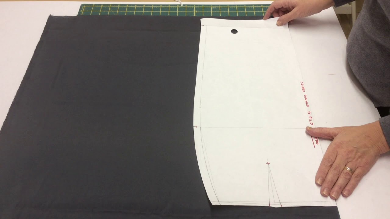 Gonna tubino grigia 1 taglio della gonna