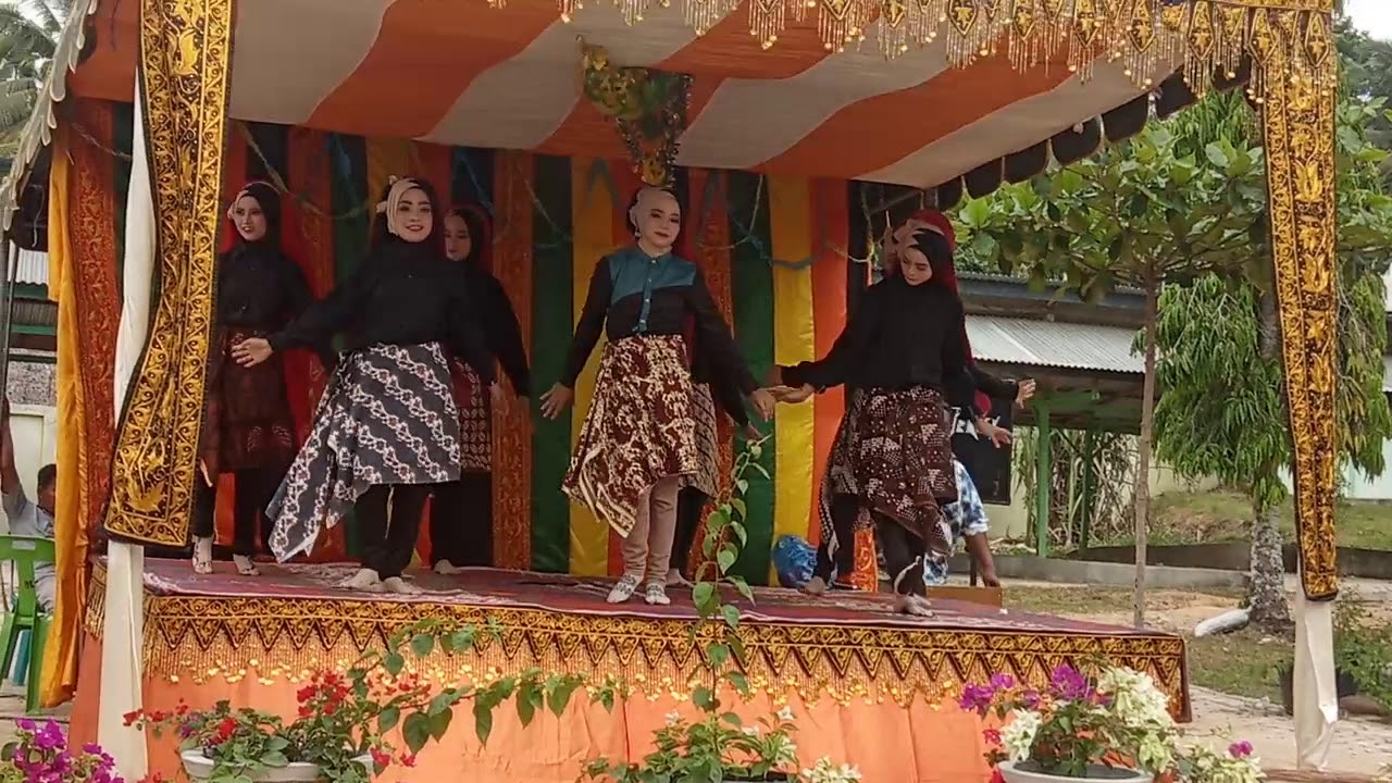 Rihon meulambong, kreasi anak sma N1 makmur,
Juara 1