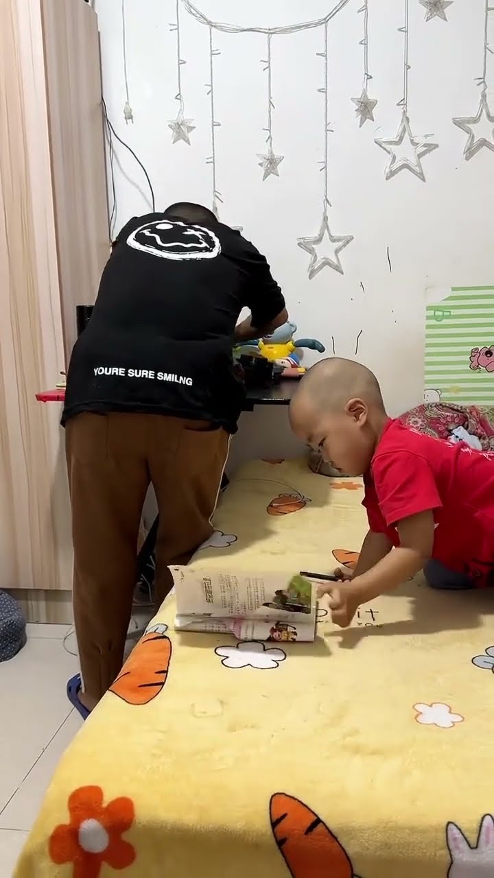 爸爸又要拿私房钱出去喝酒，赶紧交给妈妈去！#Cute baby#Cute#呆萌小米宝#聪明宝宝#萌娃