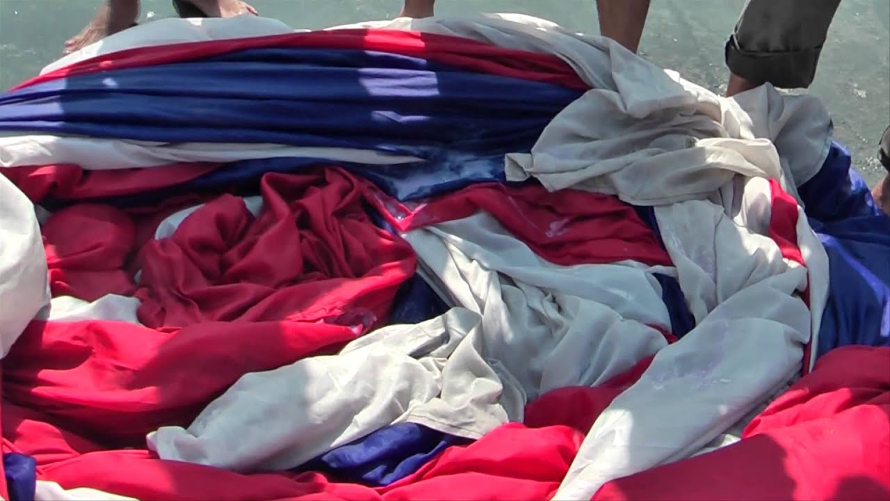 เชียร์ไทยพาวเวอร์ส่งพี่(ธง)ยักษ์พักผ่อน