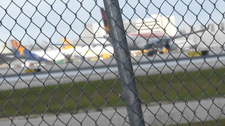 Avianca Airbus A330  FULL POWER TAKEOFF.