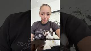 Doja Cat menggunakan audio Ariana Grande di TikTok terbarunya. (16 Sep 2025)