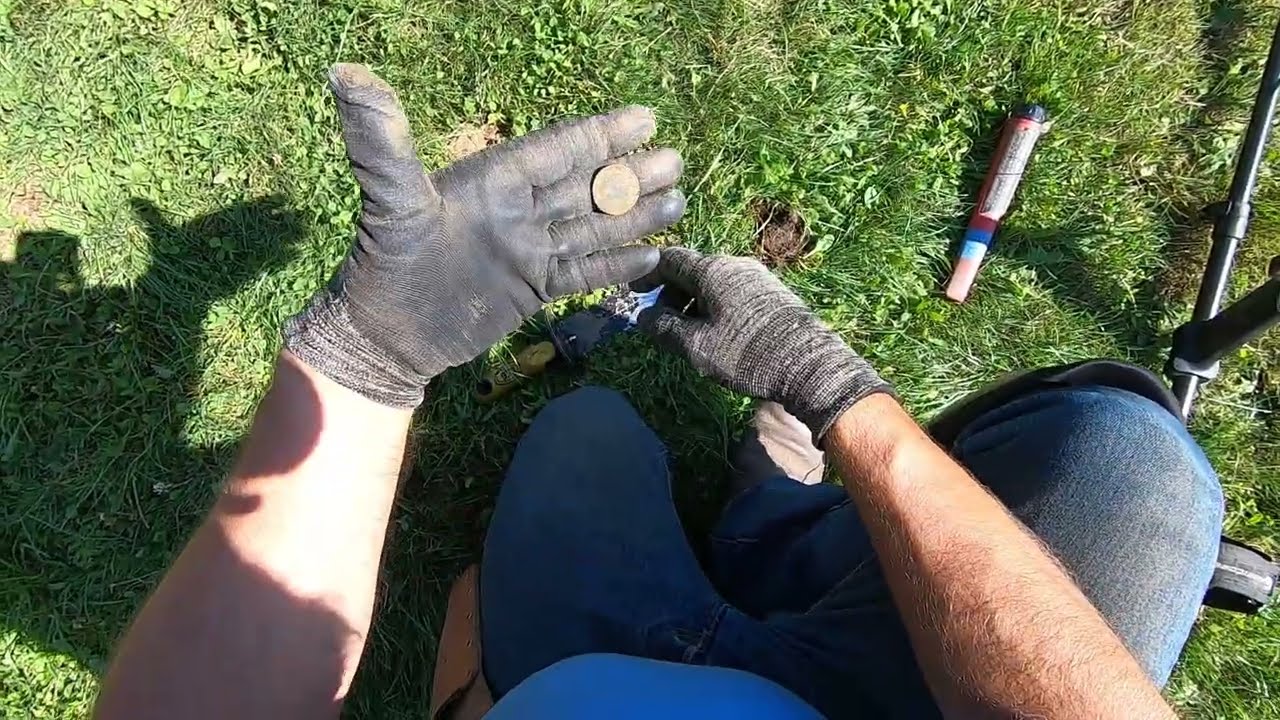 Его первая охота за драгоценностями с катушкой XP Deus 2 HF2 обернулась настоящим кладом.