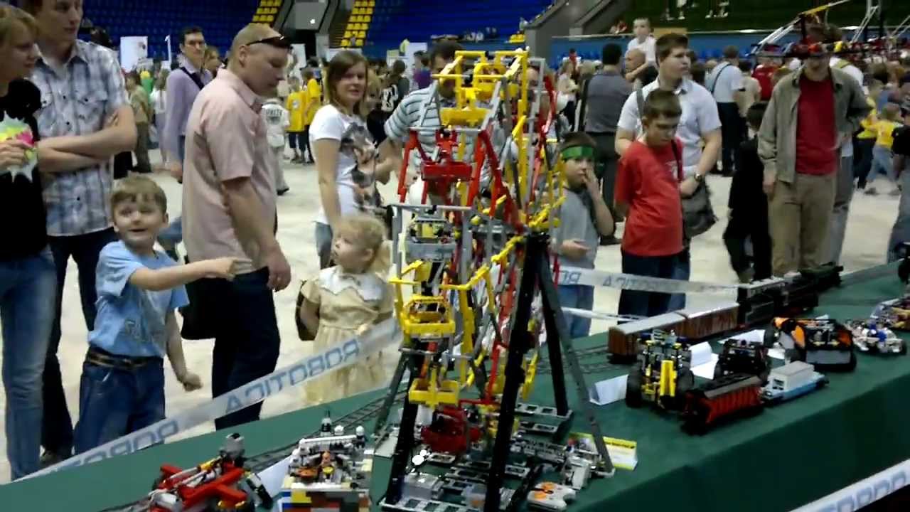 Колесо огляду (Ferris Wheel MOC) з LEGO Technic від спільноти UkrBricks на фестивалі Robotica 2012