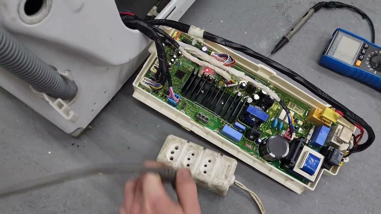 [ 37 ] - LAVA E SECA LG ERRO LE NÃO RODA MOTOR NÃO CENTRIFUGA || (11) 96097-9953