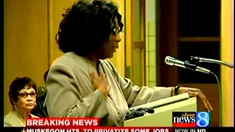 Musk Hts board privatizes some jobs