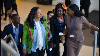 Full Students at the University of Warwick share visions about Africa | Sharing by Isabel dos Santos Guide
