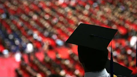 Chinese Hedge Funds Offer Graduates Up to $300,000 - DayDayNews