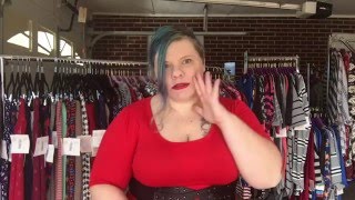 Plus Size Lularoe Consultant wearing an XL Nicole and other fun Lularoe Chat