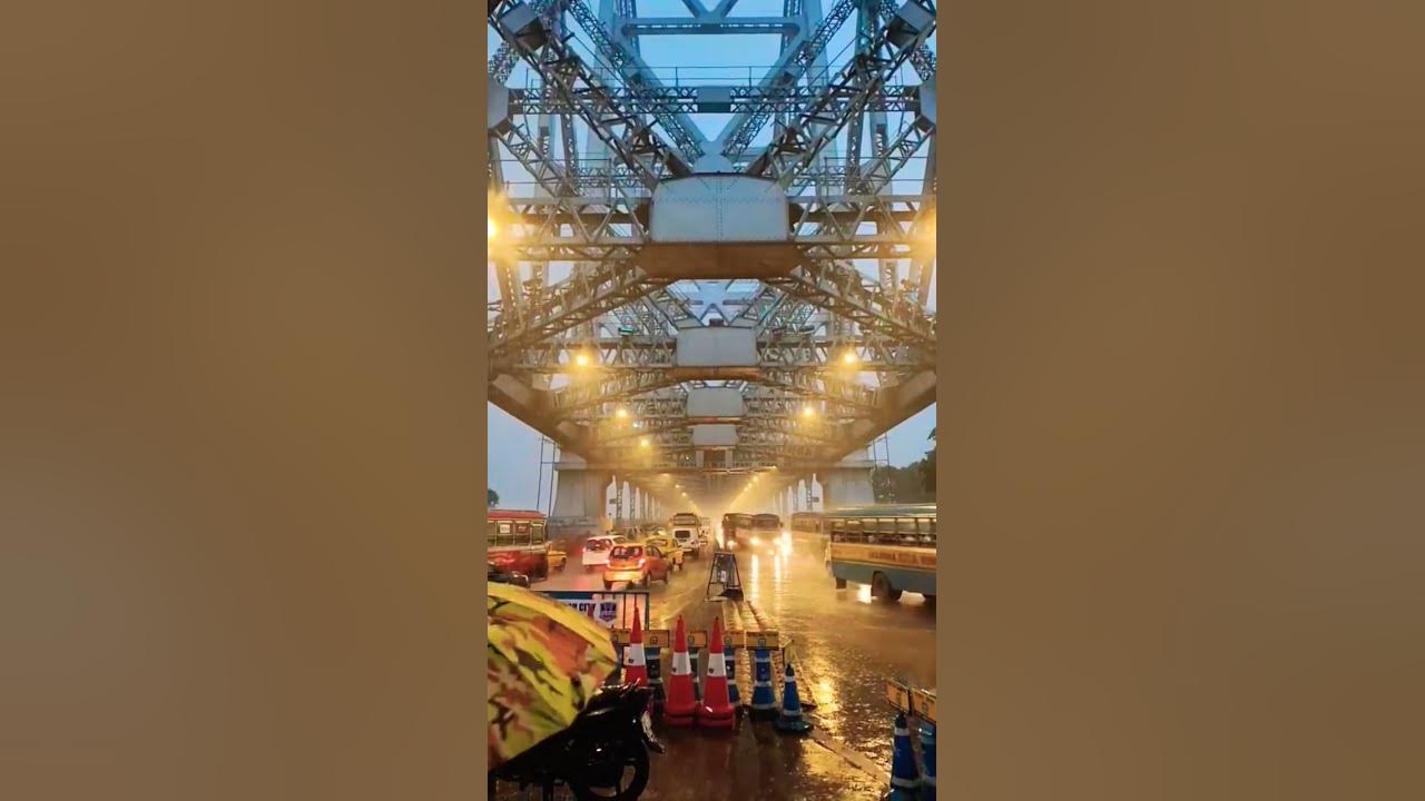 Iconic Howrah bridge of Kolkata during a rainy day #howrah #kolkata #howrahbridge #rain #calcutta