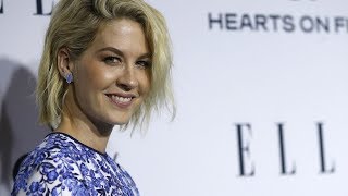 Jenna Elfman says the controversy surrounding Scientology is 'boring,' praises religion for helping