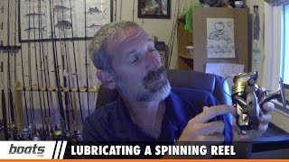 How to Fish: Lubricating a Spinning Reel screenshot 5