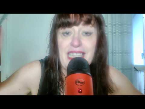 ASMR ITA- TAGLIO I CAPELLI PARLANDO CON VOI...! -TALKING AND CUTTING MY HAIR