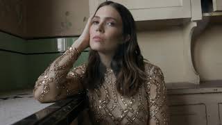 Famous L'Officiel Fashion Book Australia™ presents Mandy Moore Wealth