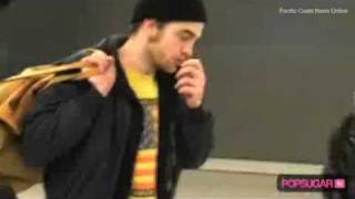 ROBERT PATTINSON IN AIRPORT MARCH 03 2010
