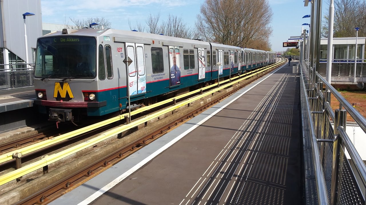 RET Metro 3*Type T op station Zalmplaat op lijn C richting De Akkers