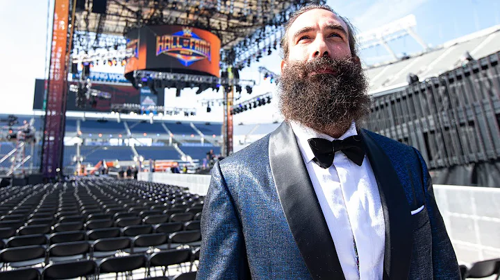 Randy Orton, Bray Wyatt and more pay tribute to Lu...