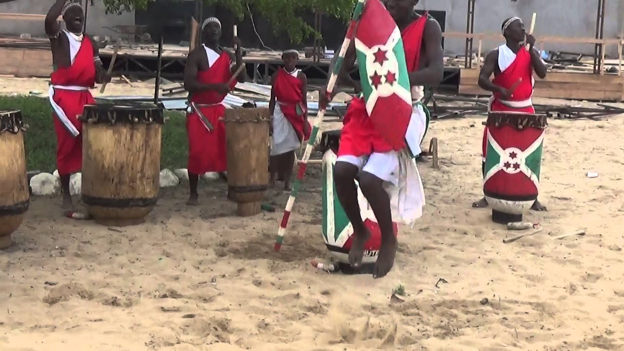 Burundi Drummers (Saga plage - Bujumbura)
