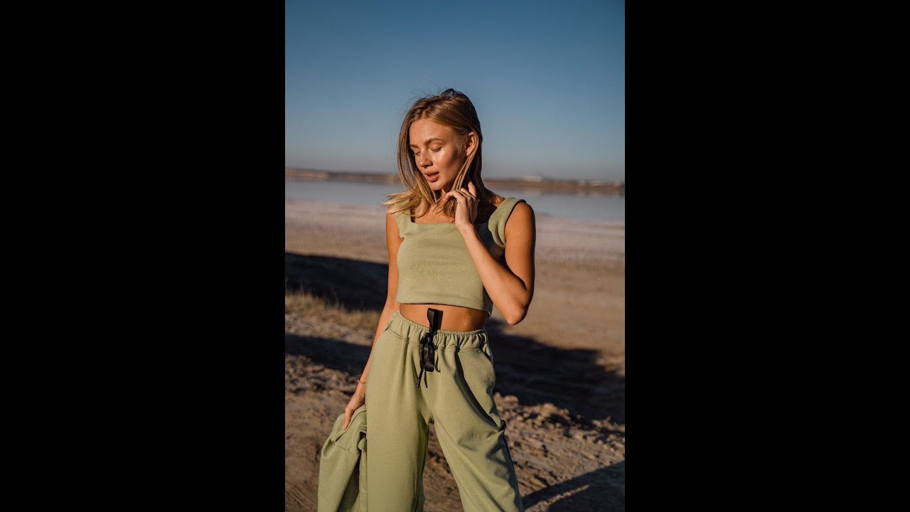 Womens 3-piece tracksuit with oversized hoodie, crop top and pants