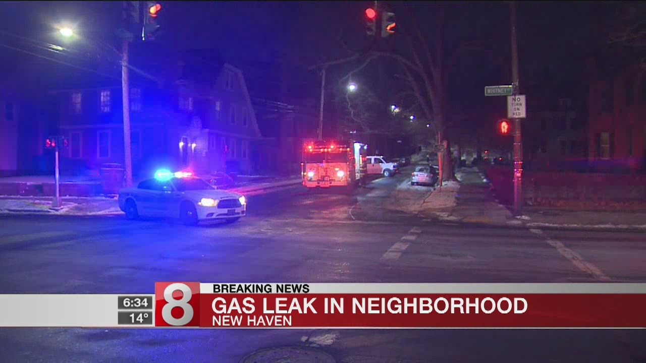 Gas leak closes road, evacuates homes in New Haven - YouTube