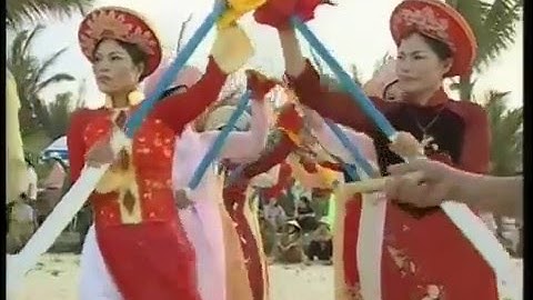 Quảng Bình: Lễ hội chèo cạn, múa bông