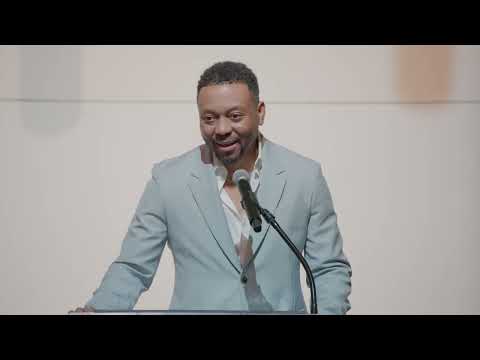 Kevin Hart roasted by Naโim Lynn at Mark Twain Prize Dinner