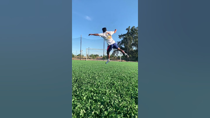 How to shoot with left foot ‼️ Pay attention to my right arm movement #shortsfootball