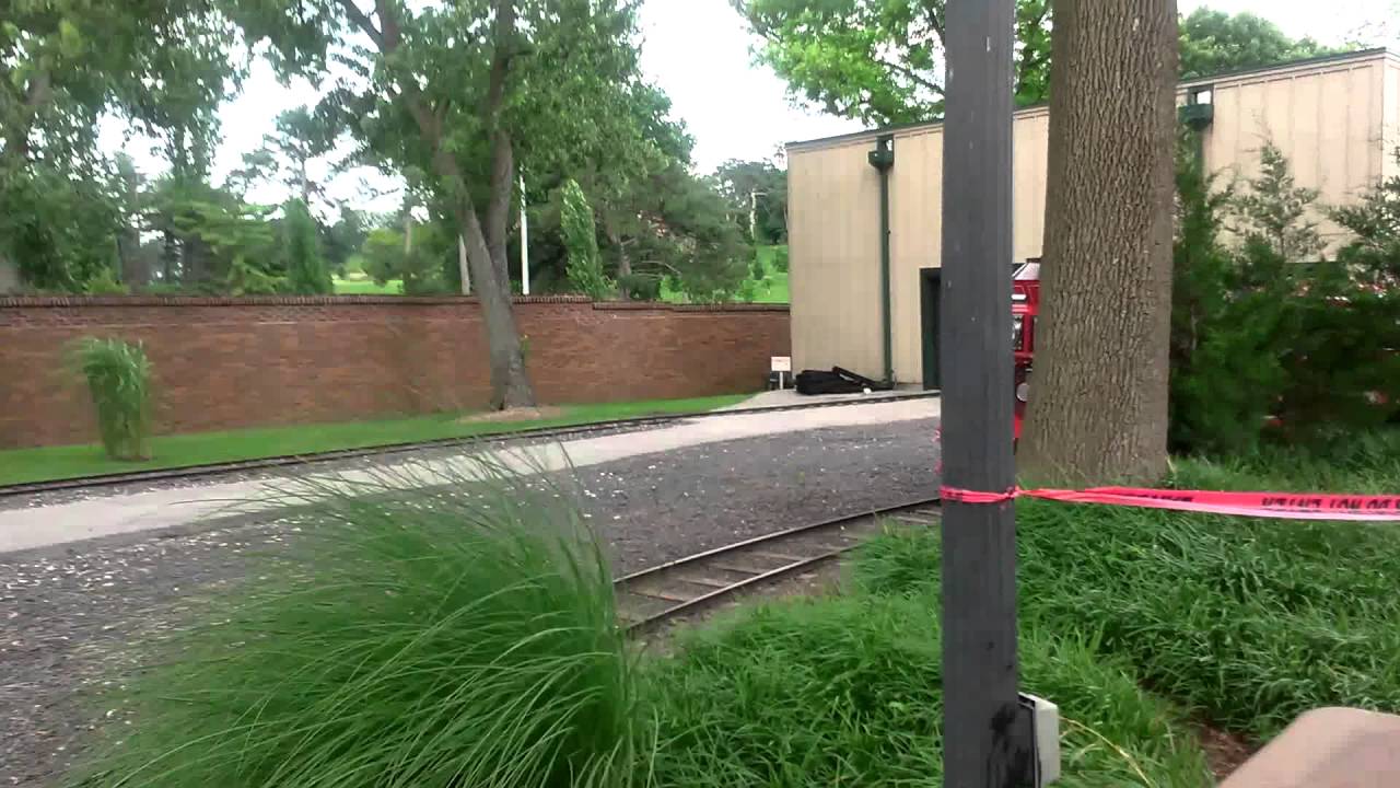 Closed Entrance Railroad Crossing, St Louis Zoo, MO - YouTube