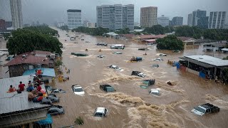 Download Lagu De Filipijnen staan onder water! Overstromingen veranderen straten in rivieren in Manilla, mens... MP3 Download Lagu De Filipijnen staan onder water! Overstromingen veranderen straten in rivieren in Manilla, mens... MP3