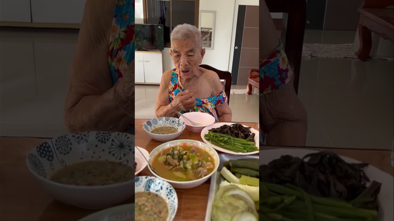 แม่โซ้นกินข้าวกับป่น #food #eat #คุณยาย #กินข้าว #thaifood #อาหารอีสาน #แซ่บๆ 