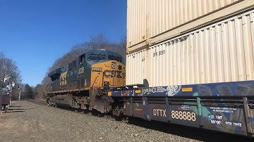 CSX I022 tears thru CP57 with its first ES40DC DPU