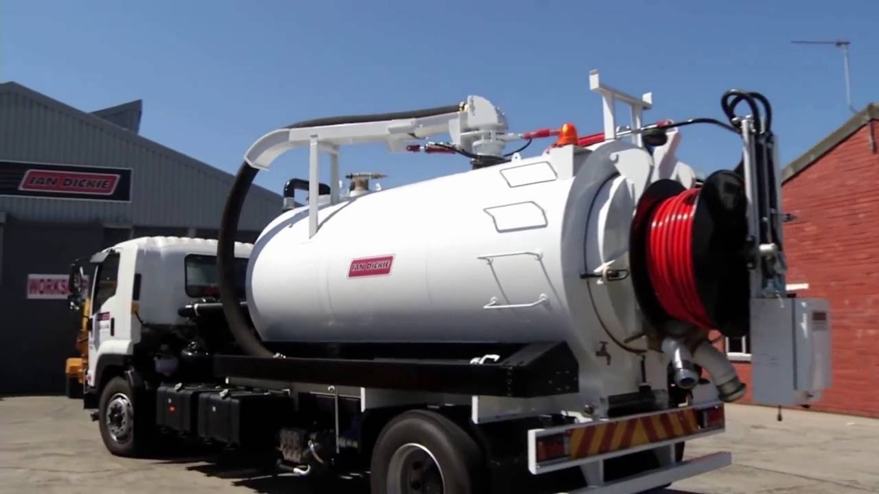 Suction sewage truck SINOTRUK HOWO