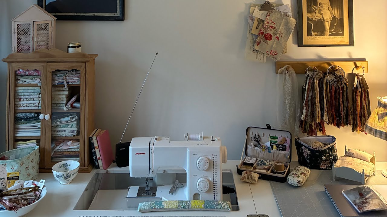 The Kitchen Knitter Podcast: The Sewing Diaries. Episode 6 . A Different Location 